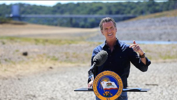 州长要求加州人自愿减少用水
