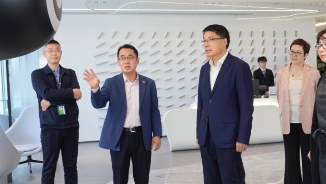 区领导走访外资外贸企业